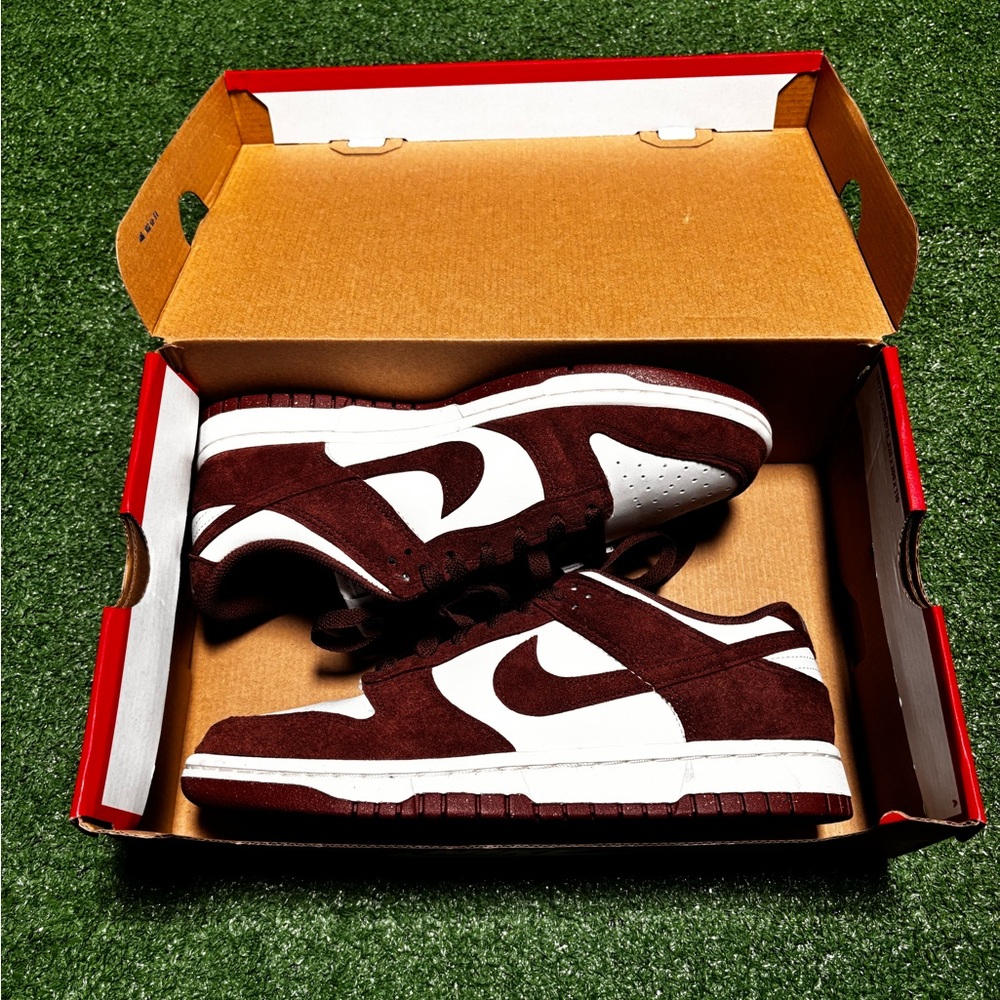Nike Dunk Low in Burgundy/brown and White
